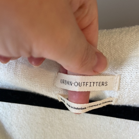 Urban Outfitters oversized  cream cardigan size medium - Picture 8 of 9
